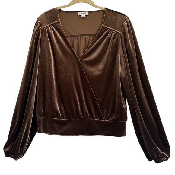 Evereve Kenna Velour Wrap Sable Top Size Medium - Picture 6 of 16